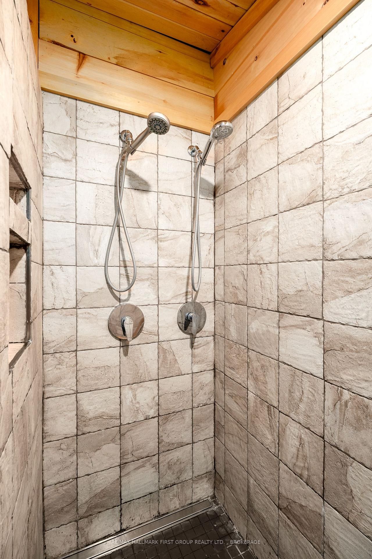 19 Pc Lane • Prince Edward County, ON photo 20