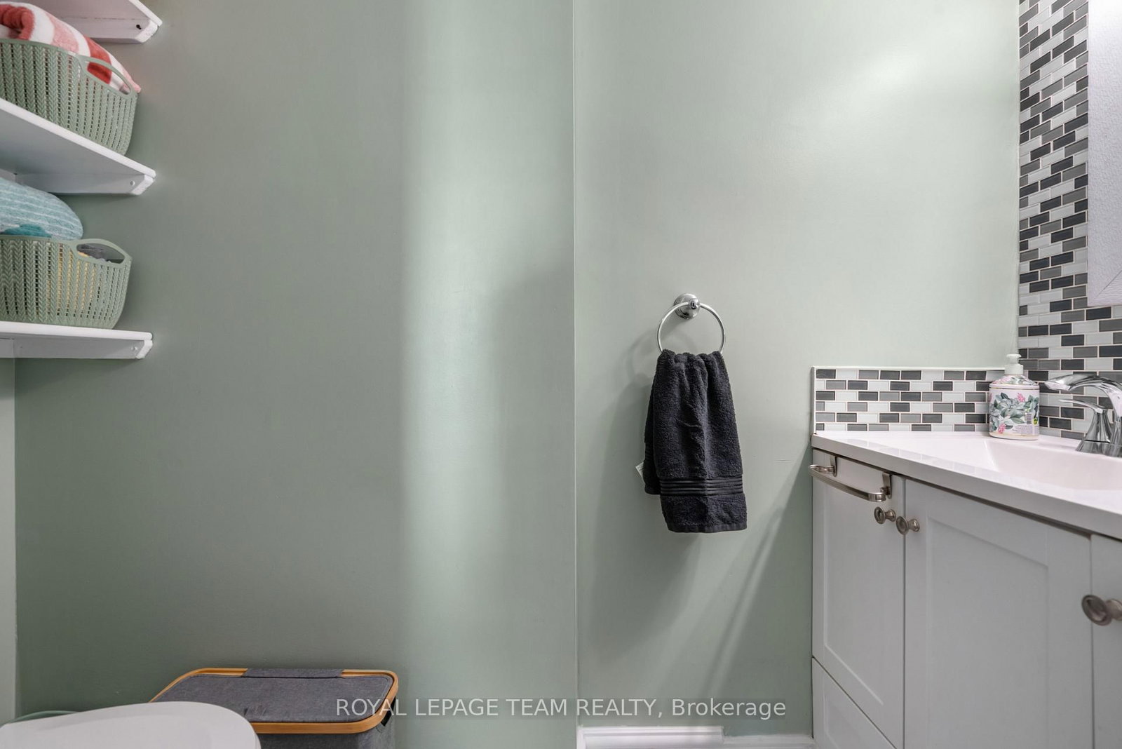 301 Oxford Street E • North Grenville, ON photo 18