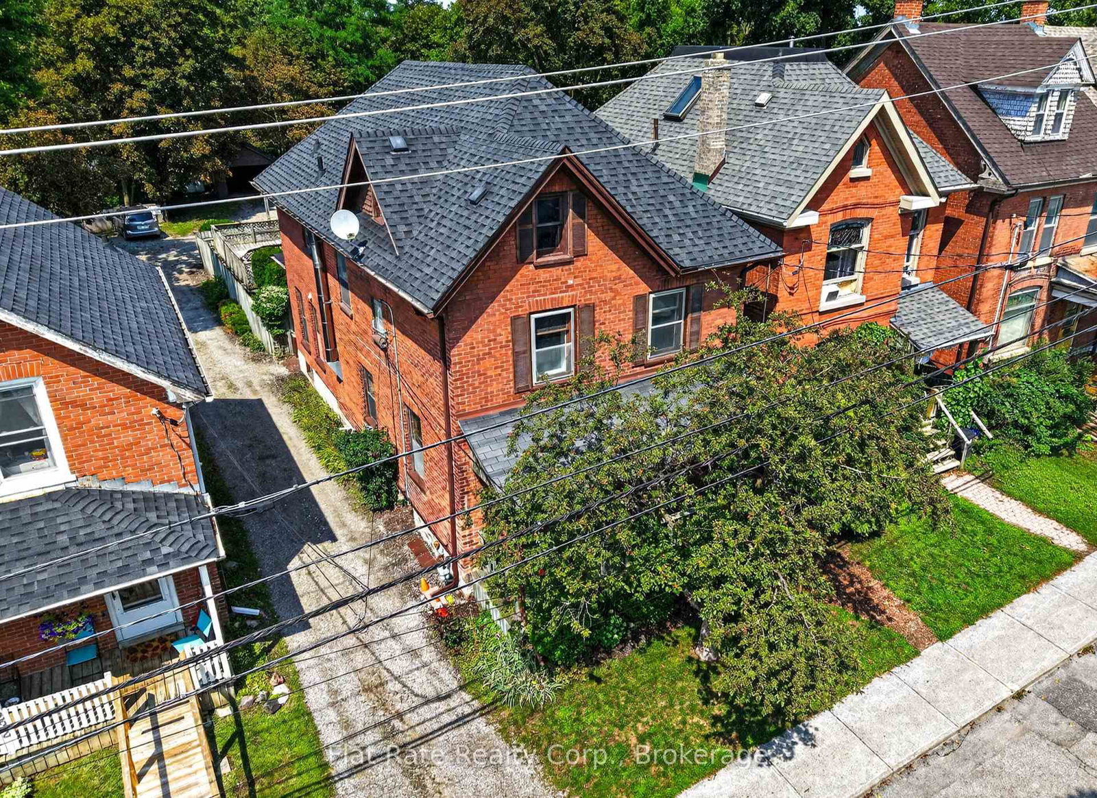 220 LONDON Street • Peterborough, ON photo 3