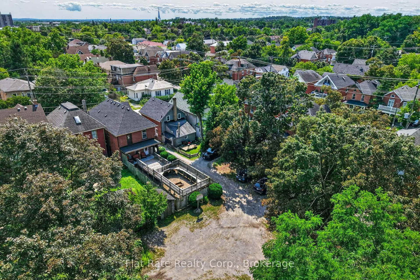 220 LONDON Street • Peterborough, ON photo 34