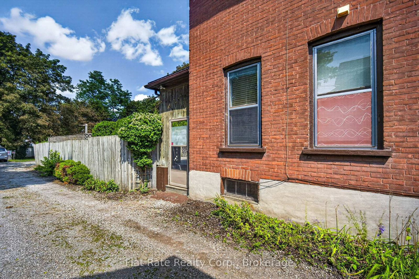 220 LONDON Street • Peterborough, ON photo 42