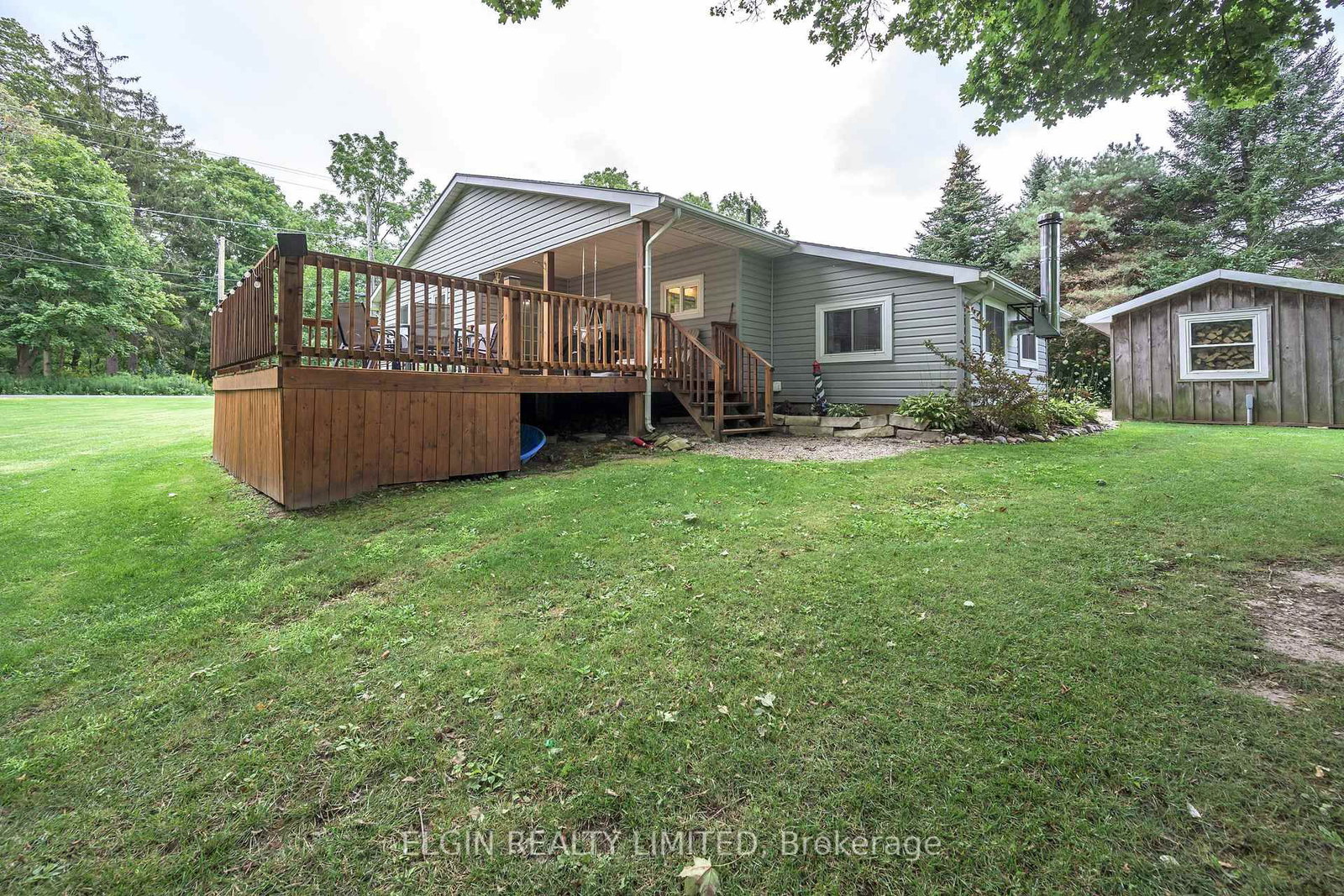 37388 LAKE Line • Southwold, ON photo 14
