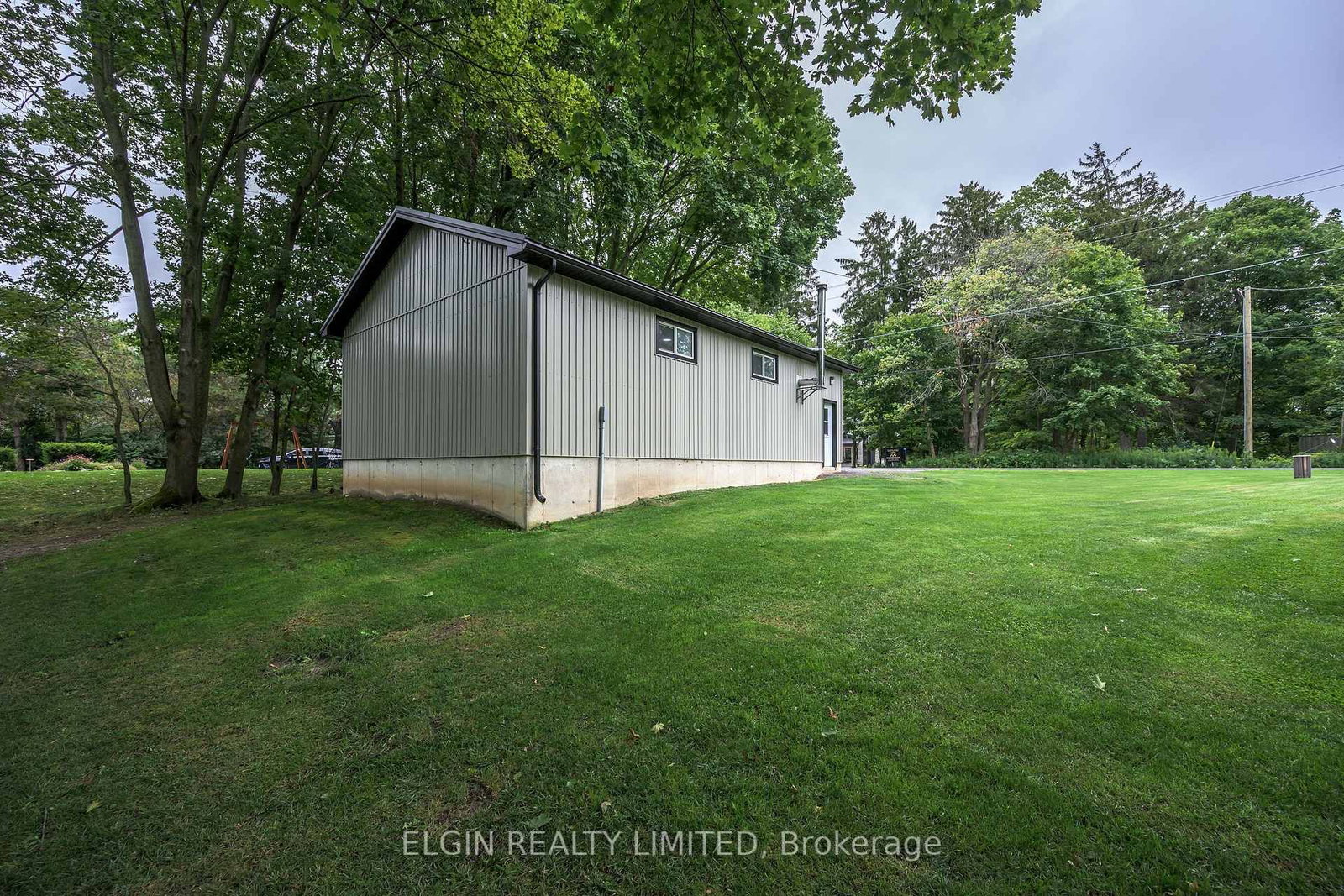 37388 LAKE Line • Southwold, ON photo 15