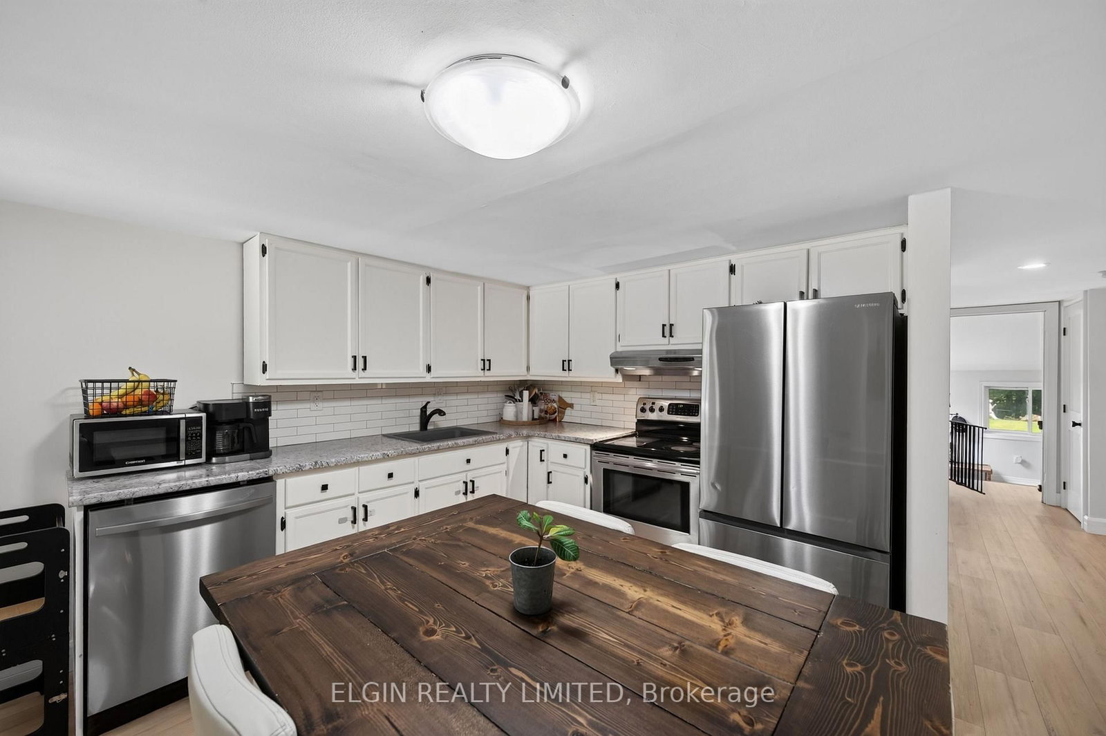 37388 LAKE Line • Southwold, ON photo 23