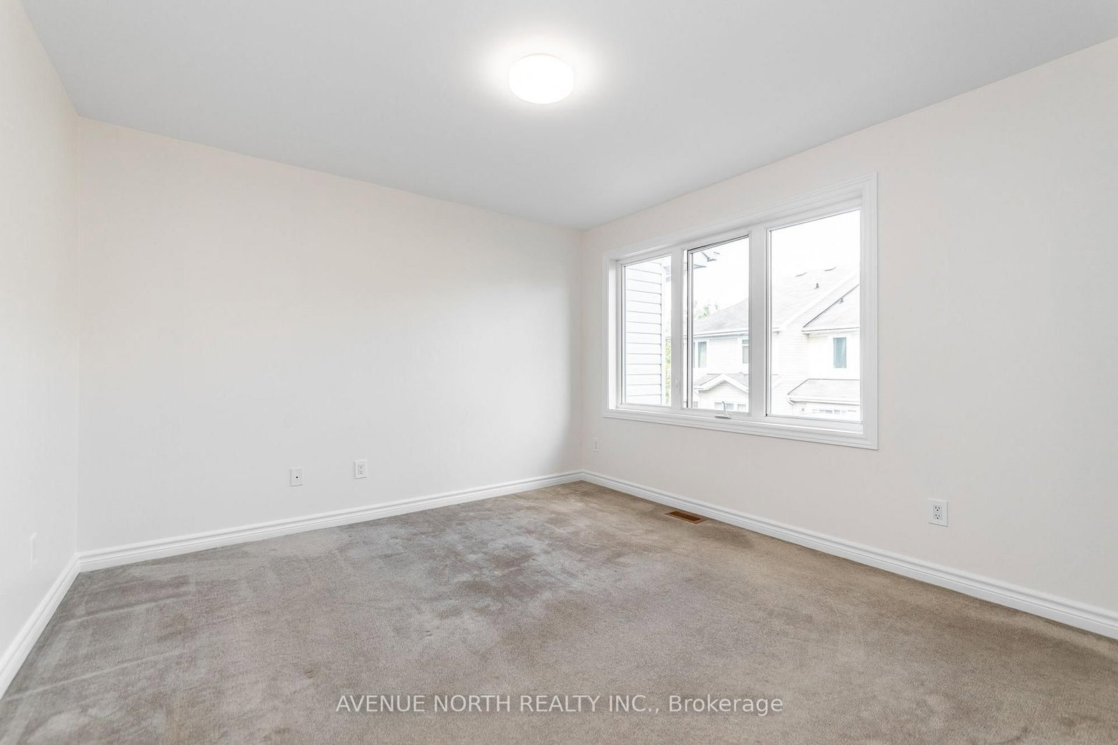 205 Hidden Meadow Avenue • Ottawa, ON photo 20