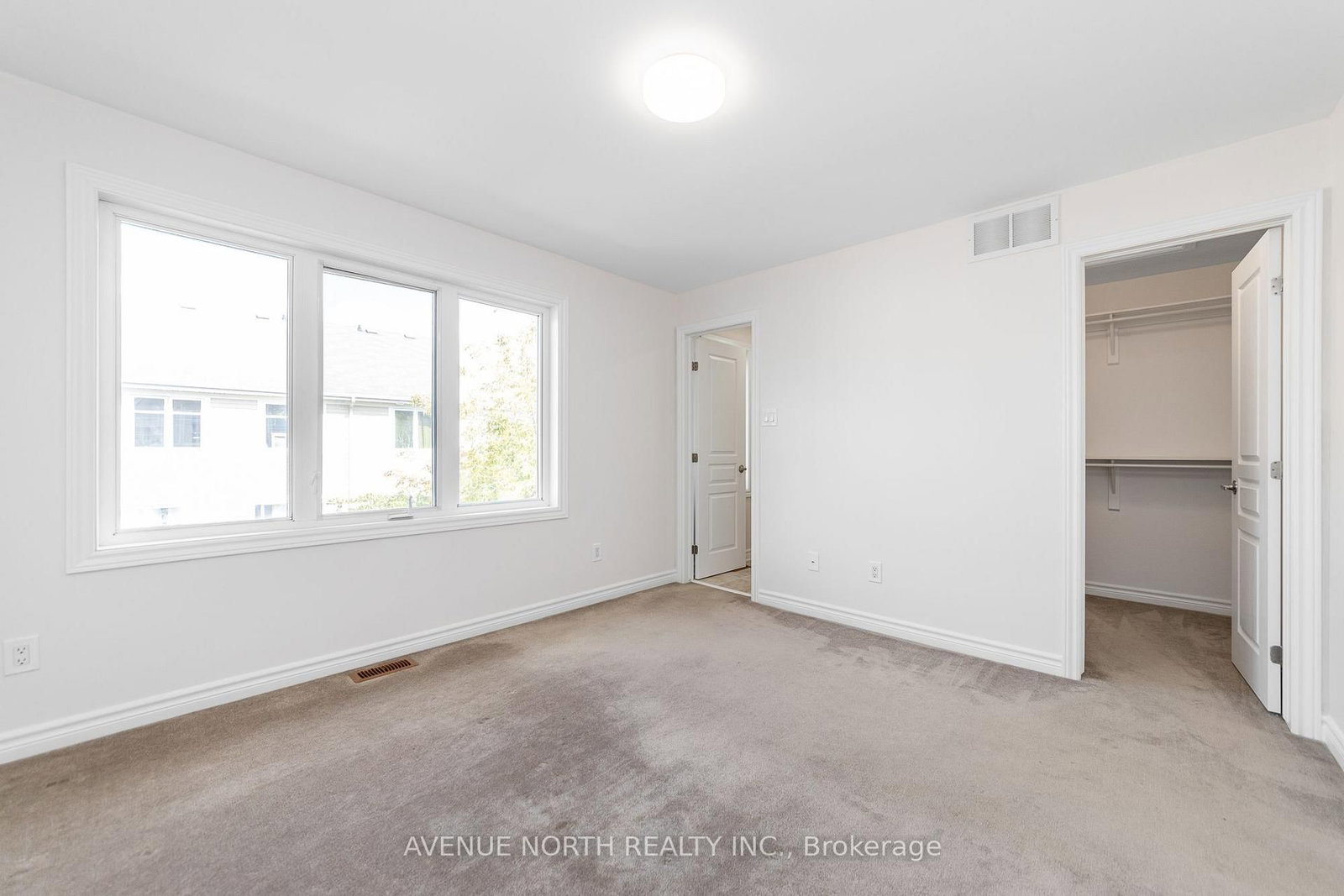 205 Hidden Meadow Avenue • Ottawa, ON photo 21