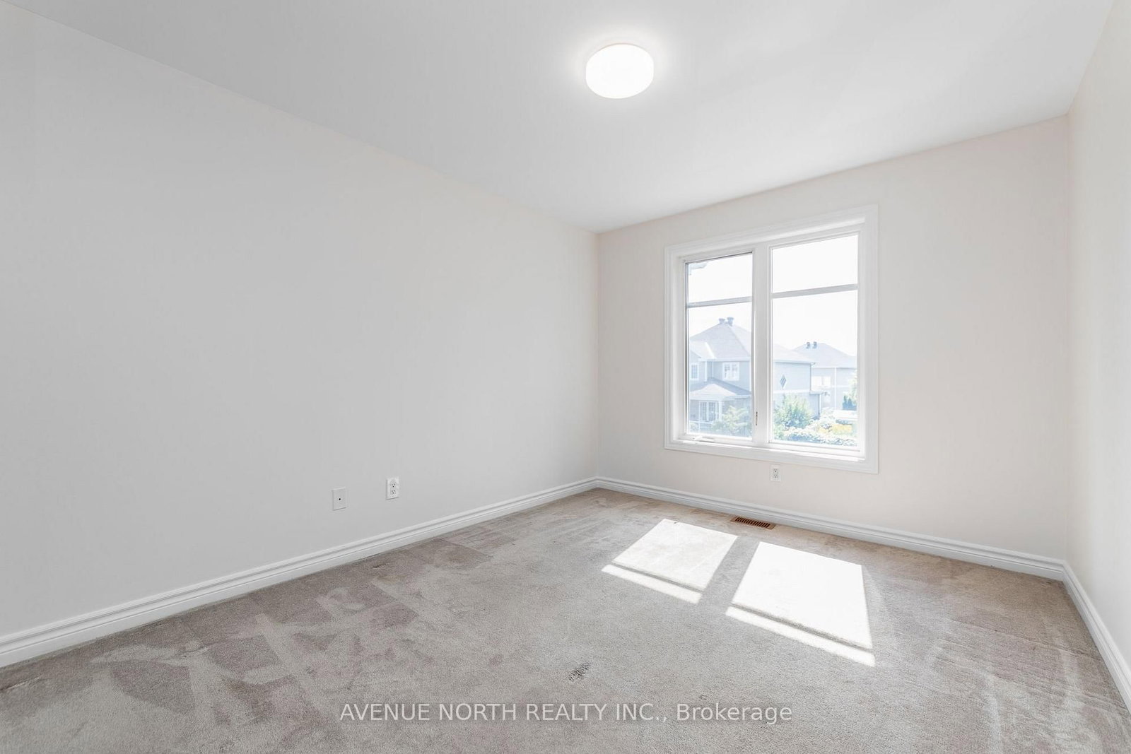 205 Hidden Meadow Avenue • Ottawa, ON photo 25