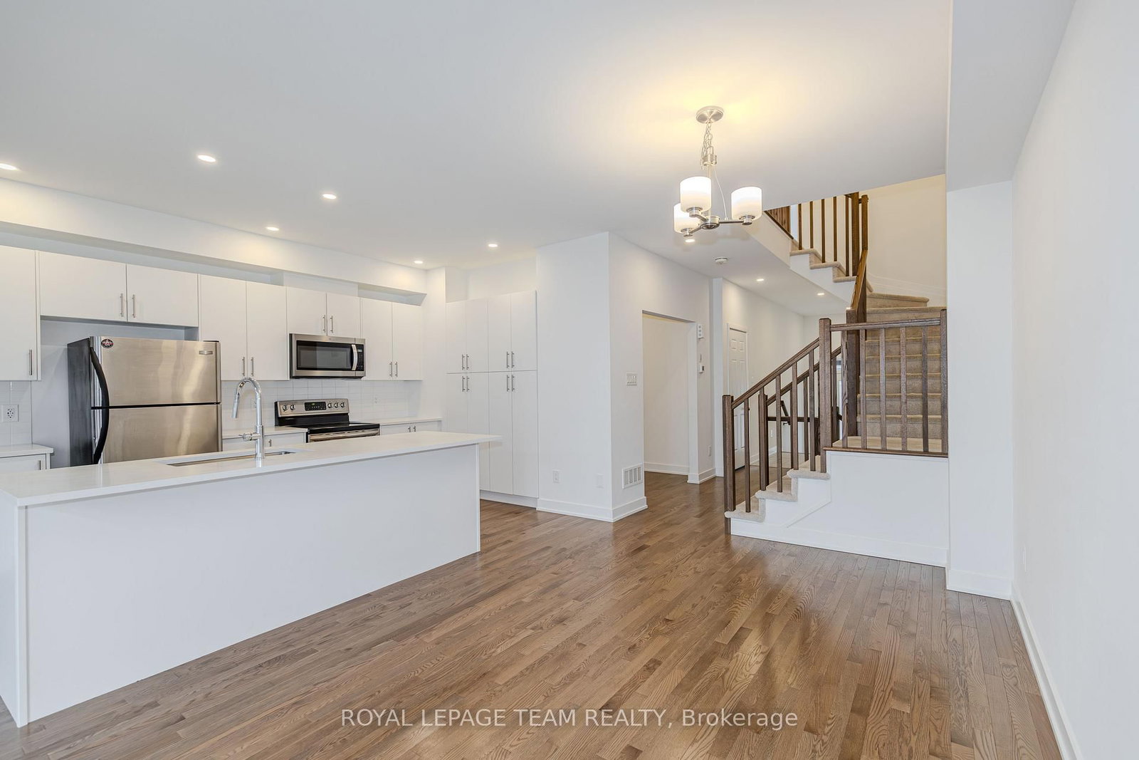 867 Anciano Crescent • Stittsville, ON photo 11