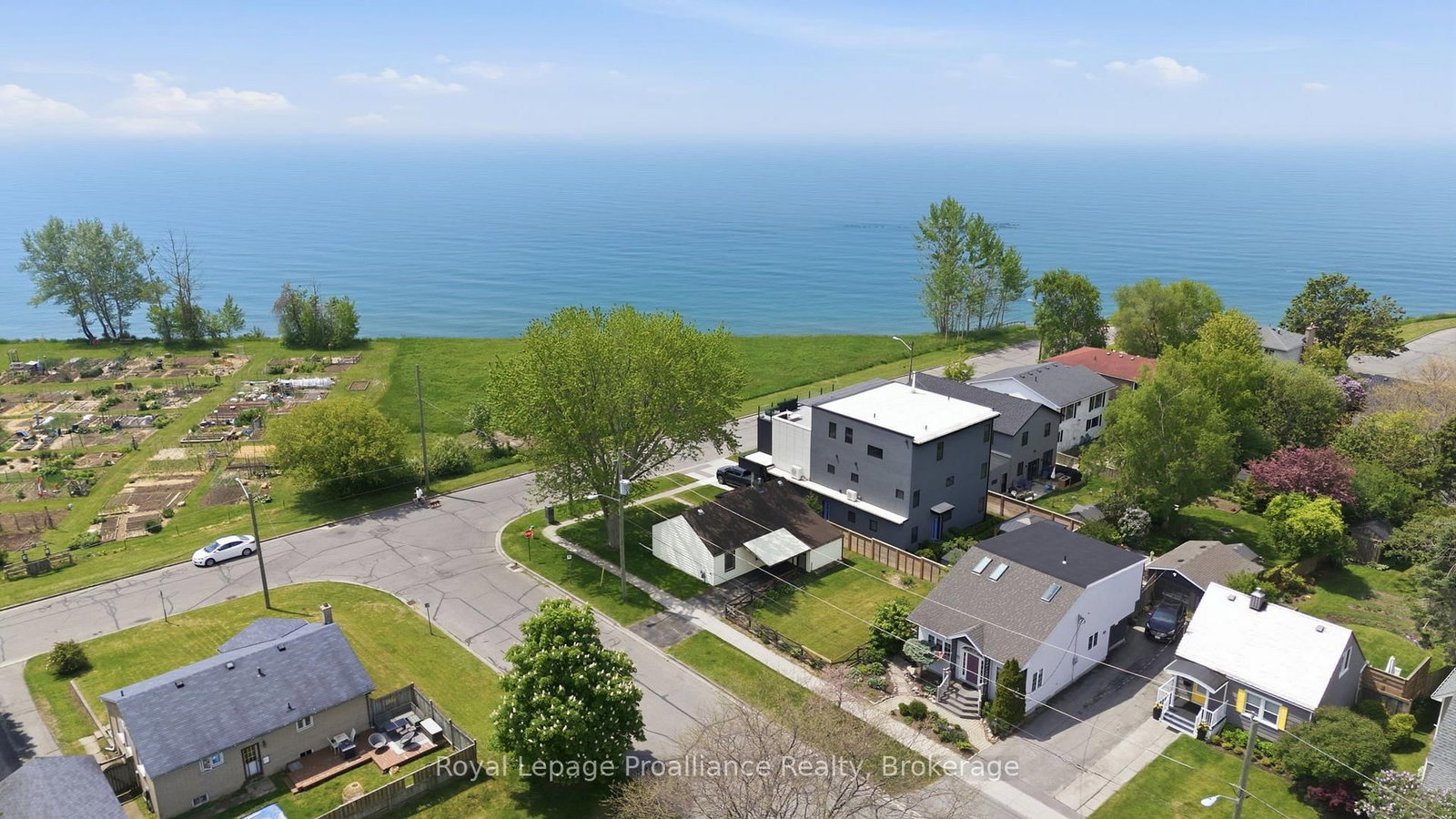 478 Monk Street • Cobourg, ON photo 2