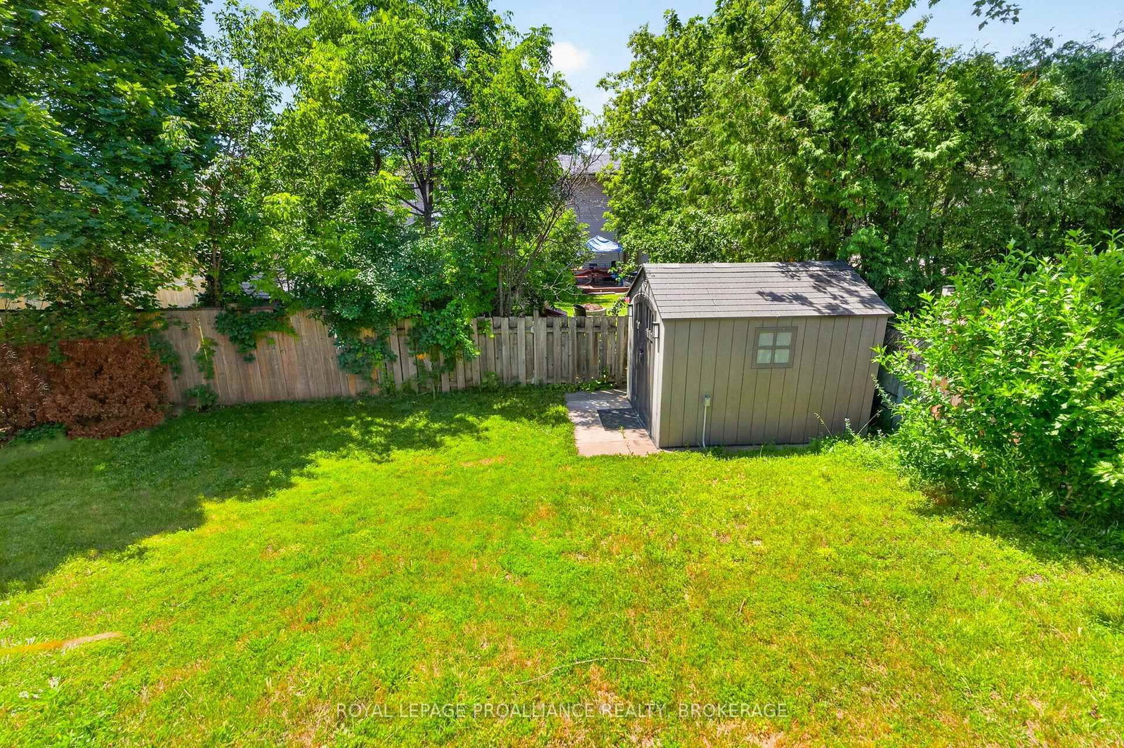 24 Balmoral Court • Kingston, ON photo 43