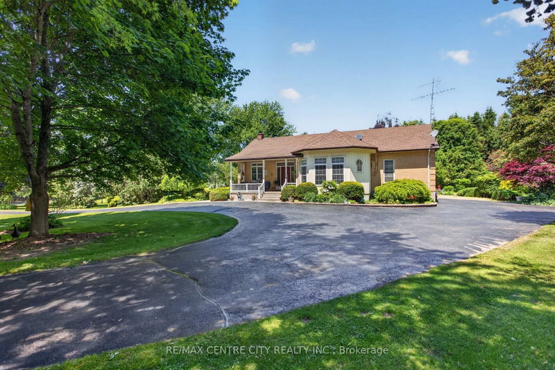8982 Yarmouth Centre Road