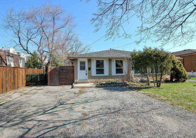 LOWER - 881 Lawrence Road