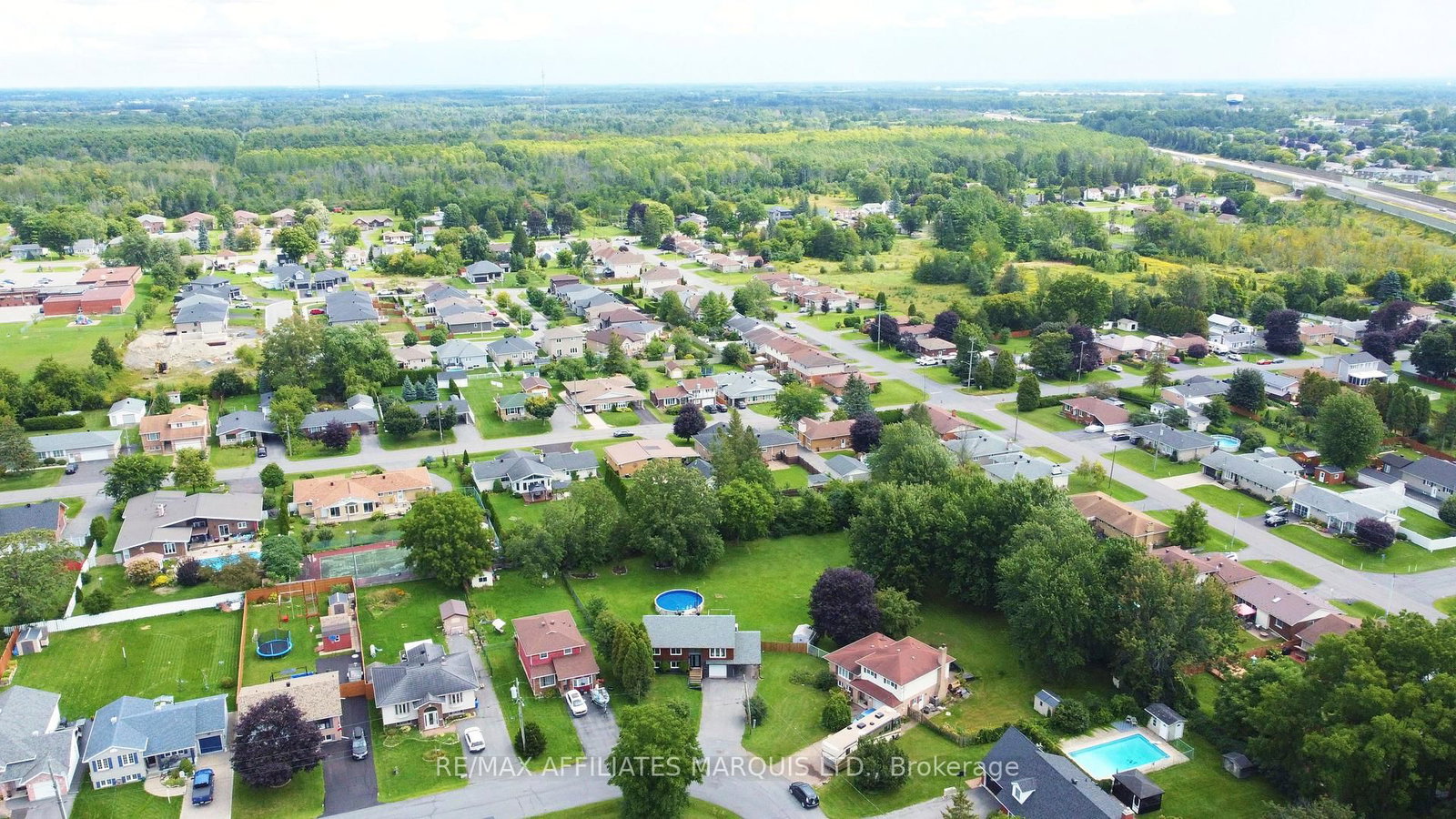 422 HILBERT Avenue • Cornwall, ON photo 45