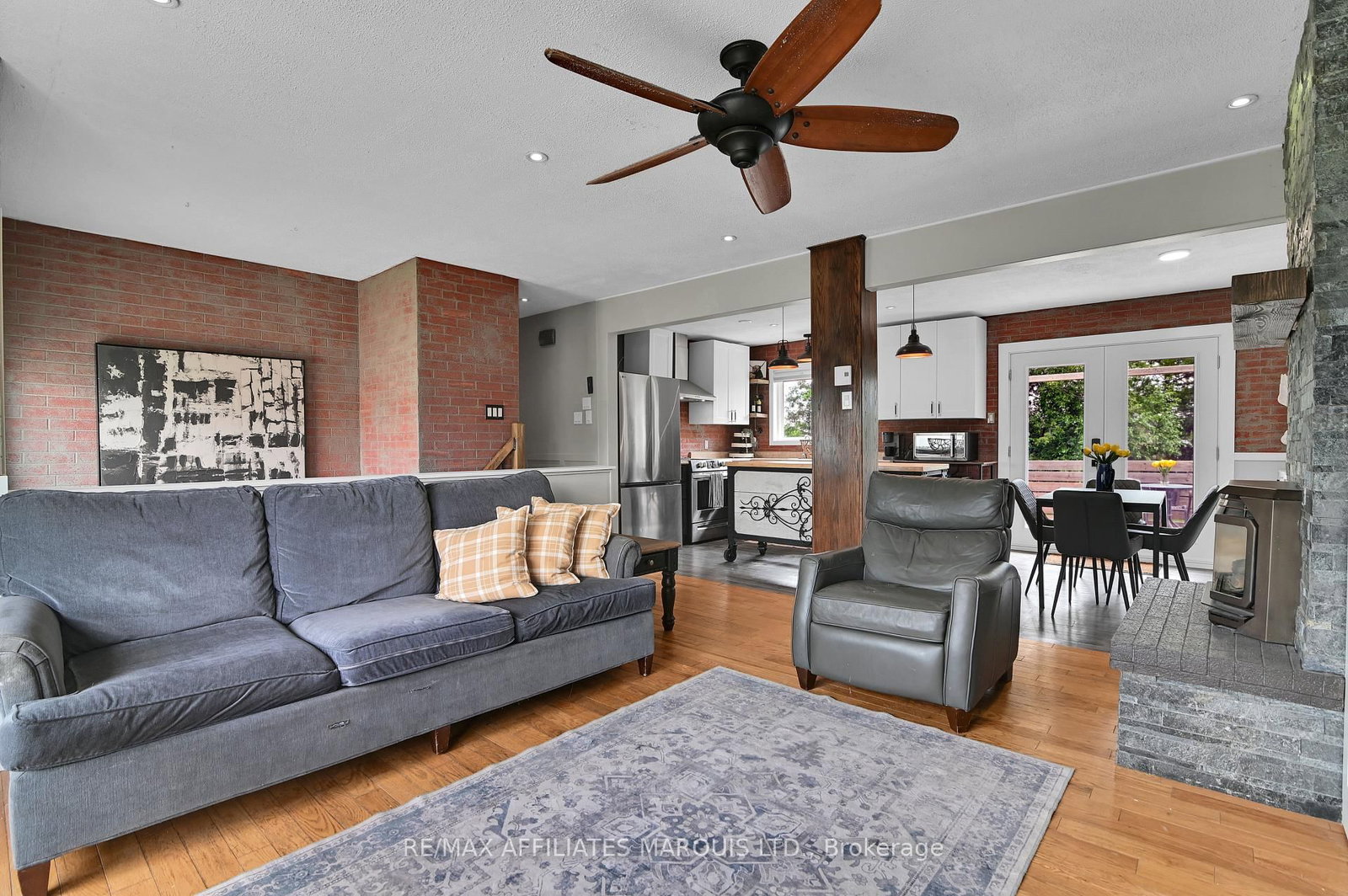 422 HILBERT Avenue • Cornwall, ON photo 5