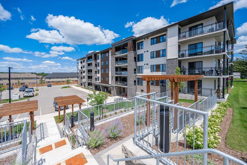 102 - 104 Summit Ridge Drive