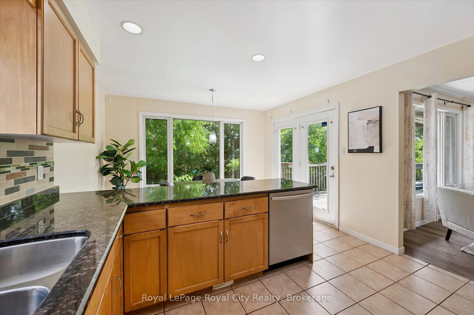 73 Waxwing Crescent • Guelph, ON photo 14