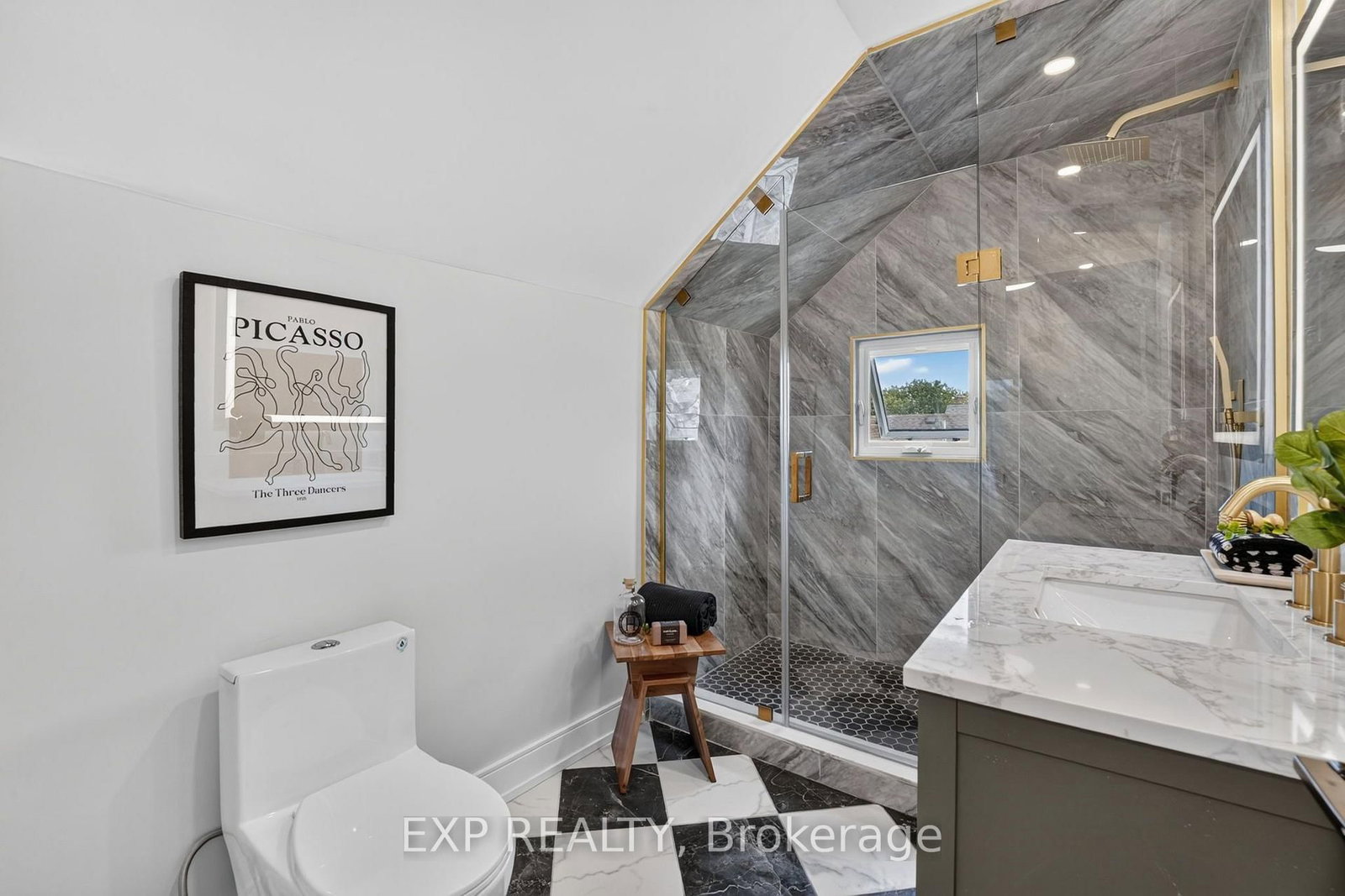 174 London Street N • Hamilton, ON photo 35