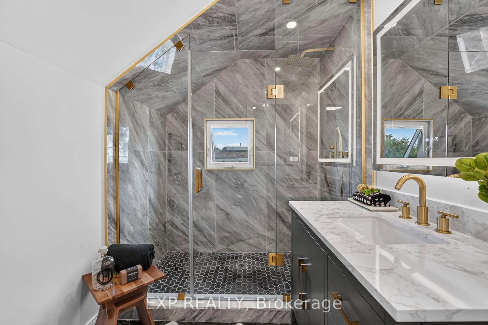 174 London Street N • Hamilton, ON photo 36