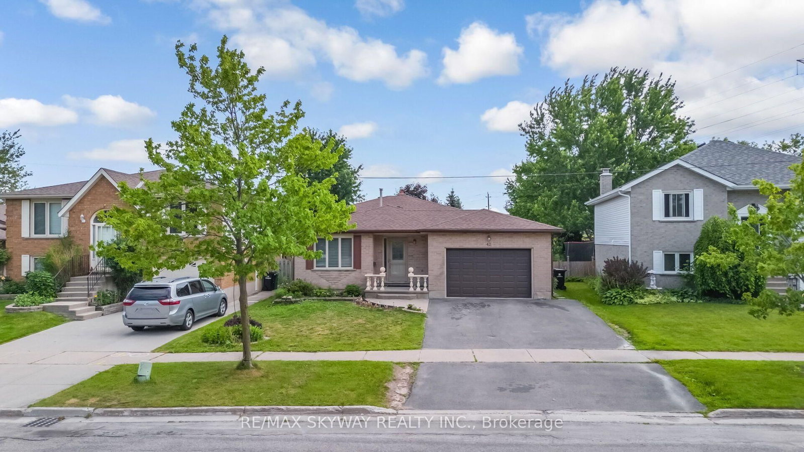 42 Newbury Drive • Kitchener, ON photo 1