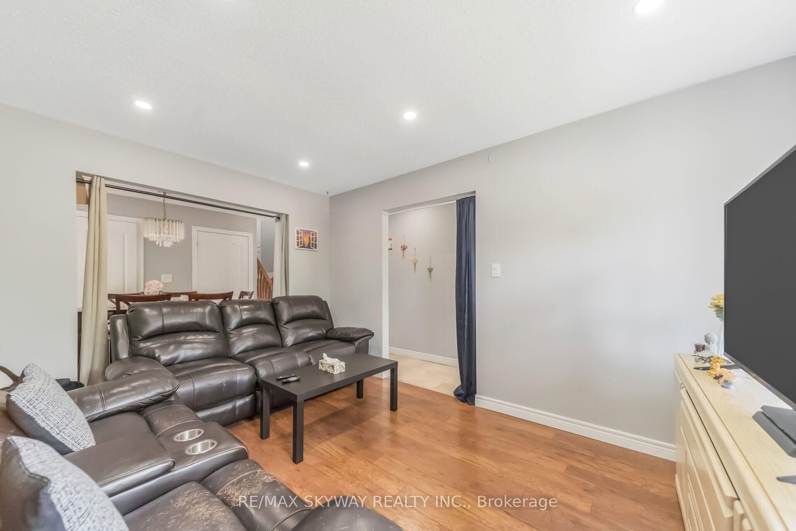42 Newbury Drive • Kitchener, ON photo 11