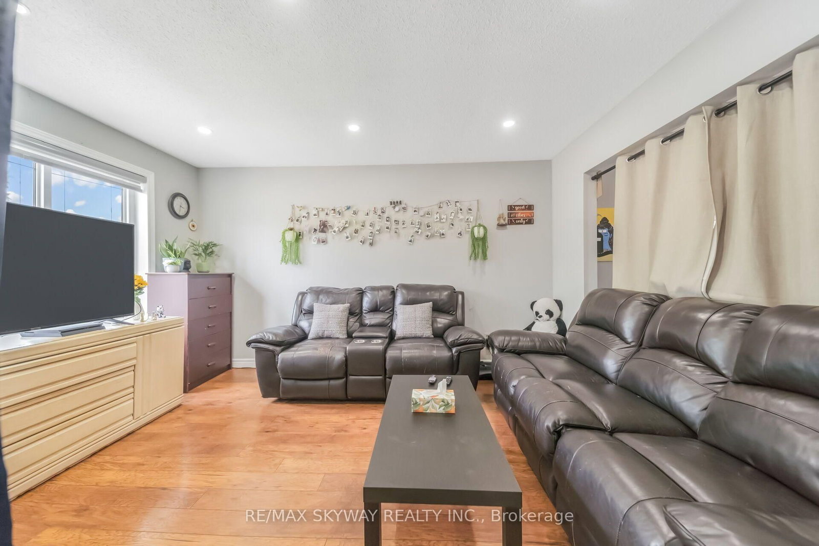 42 Newbury Drive • Kitchener, ON photo 9