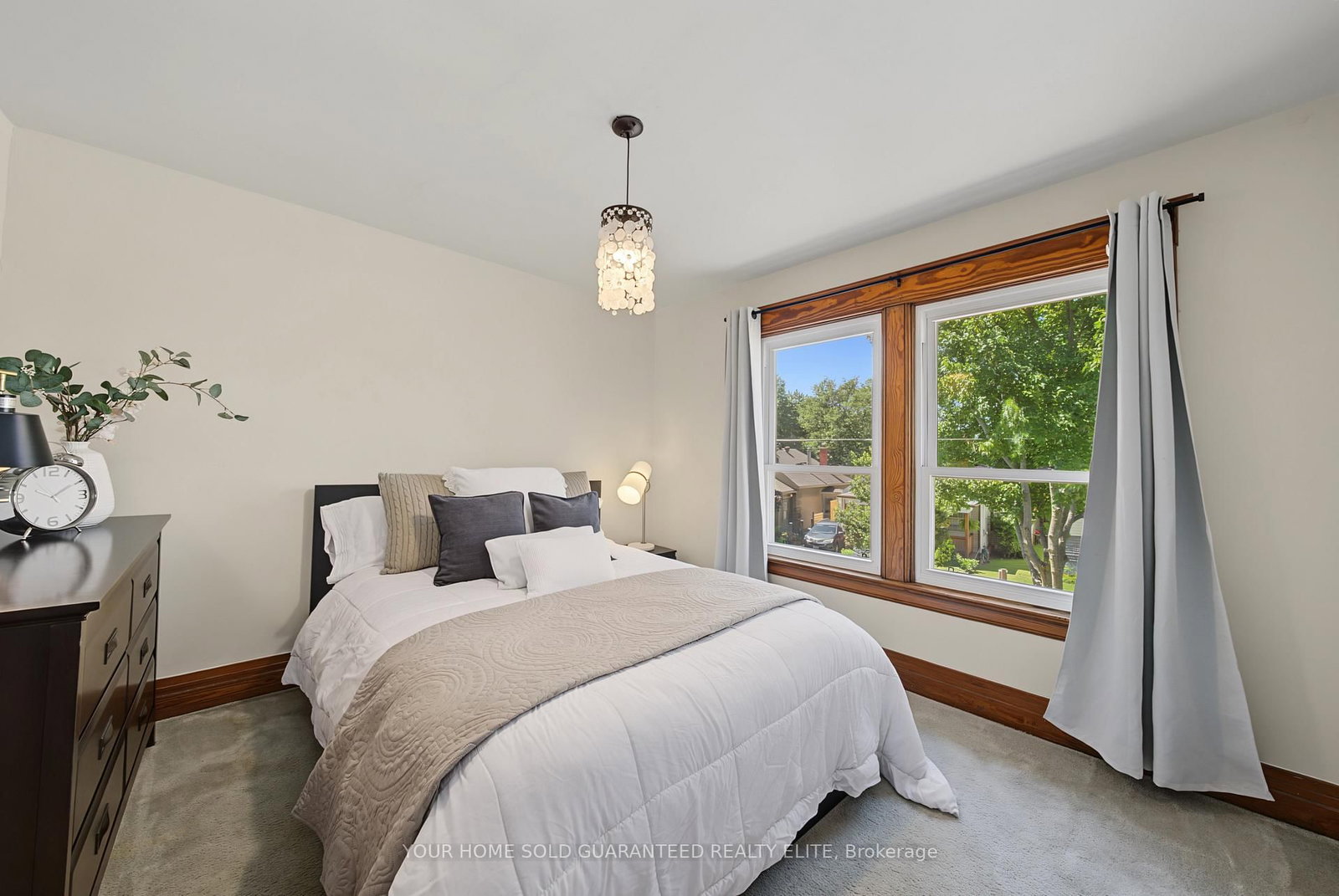 70 Woodland Avenue • St. Catharines, ON photo 12