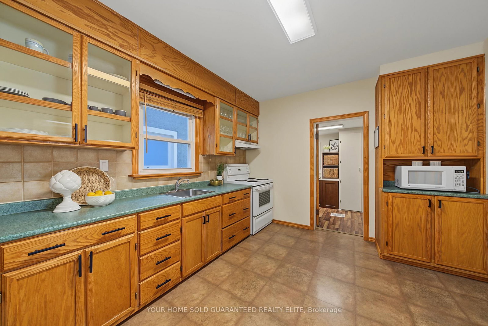 70 Woodland Avenue • St. Catharines, ON photo 8