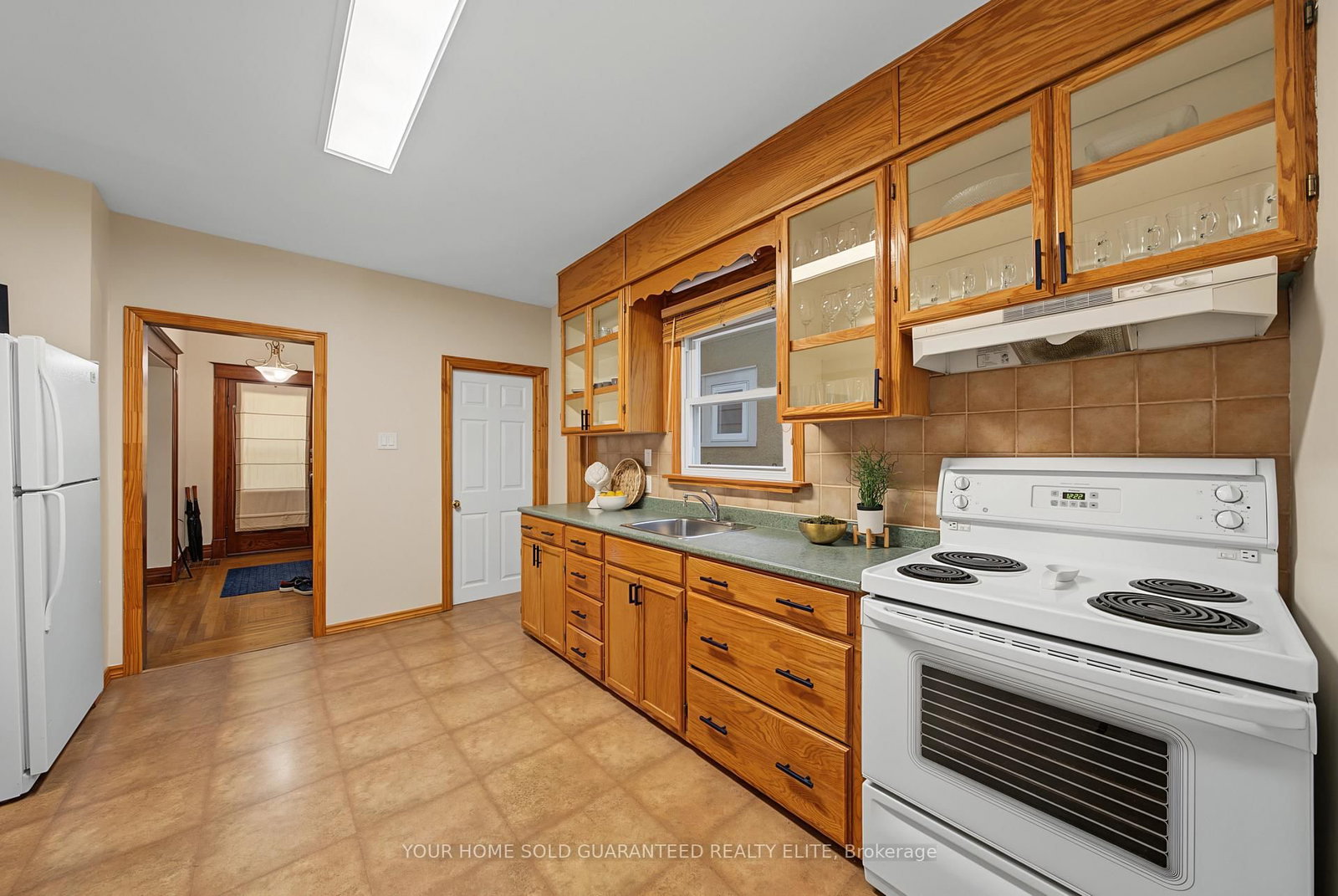 70 Woodland Avenue • St. Catharines, ON photo 9