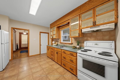 70 Woodland Avenue • St. Catharines, ON photo 9