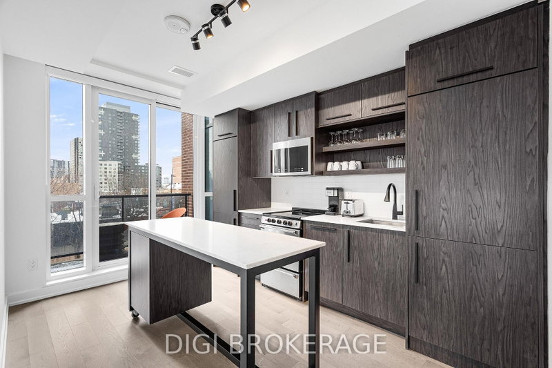 1303 - 560 Rideau Street