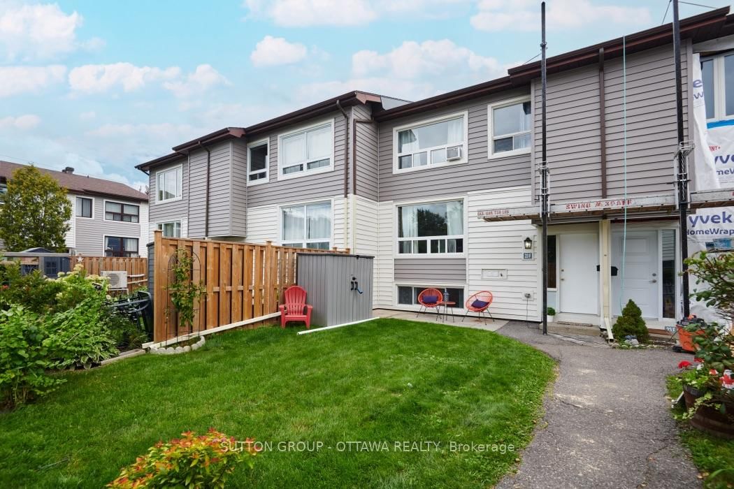 23 Banner Road W • #23F • Ottawa, ON photo 3