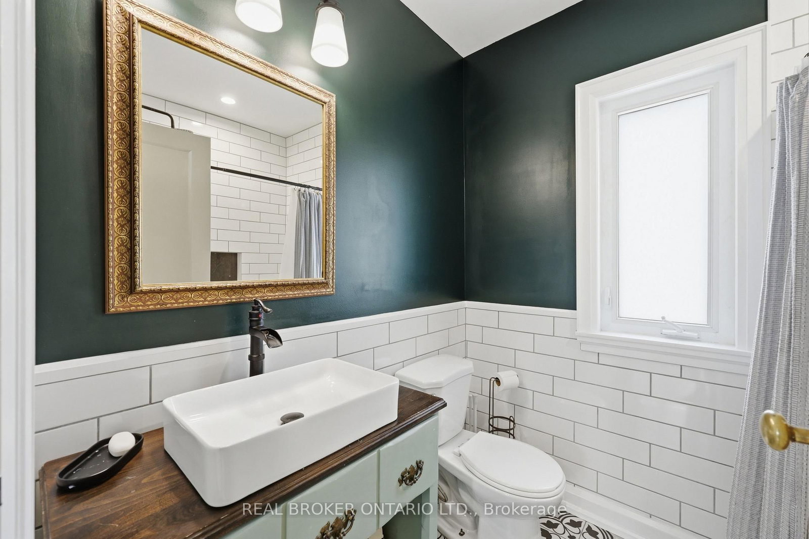 218 LAKE Street • St. Catharines, ON photo 30
