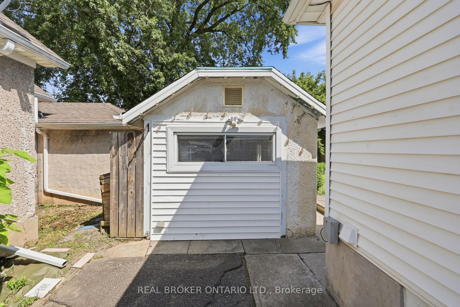 218 LAKE Street • St. Catharines, ON photo 37
