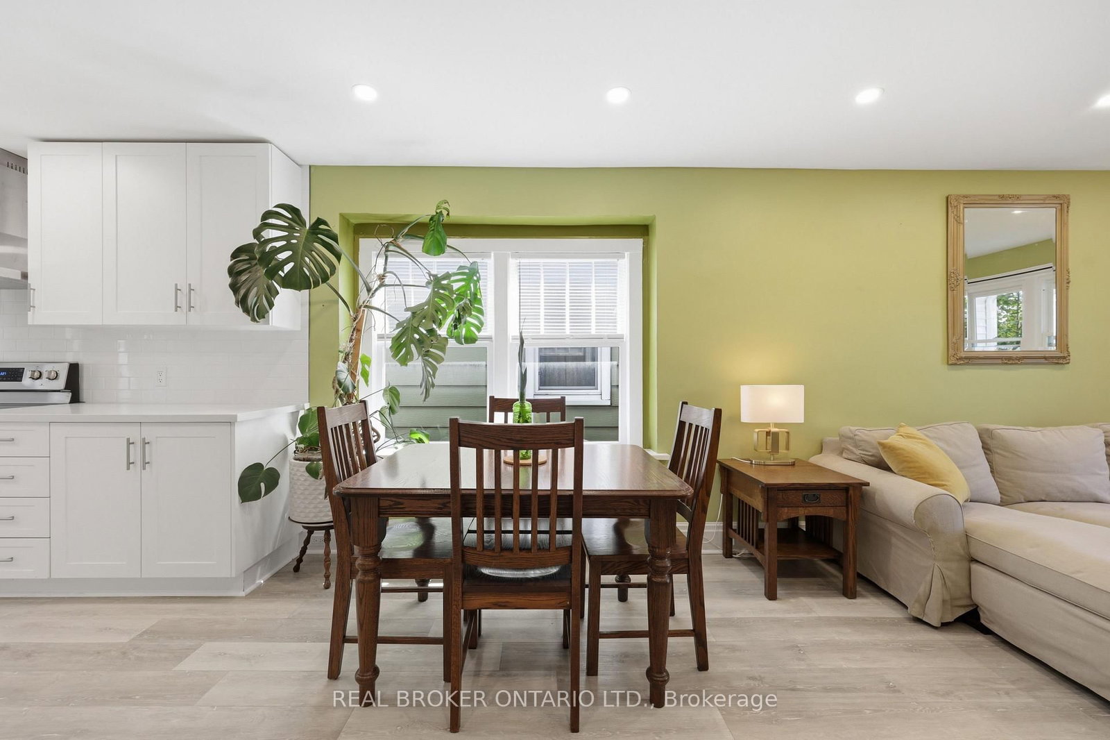 218 LAKE Street • St. Catharines, ON photo 9