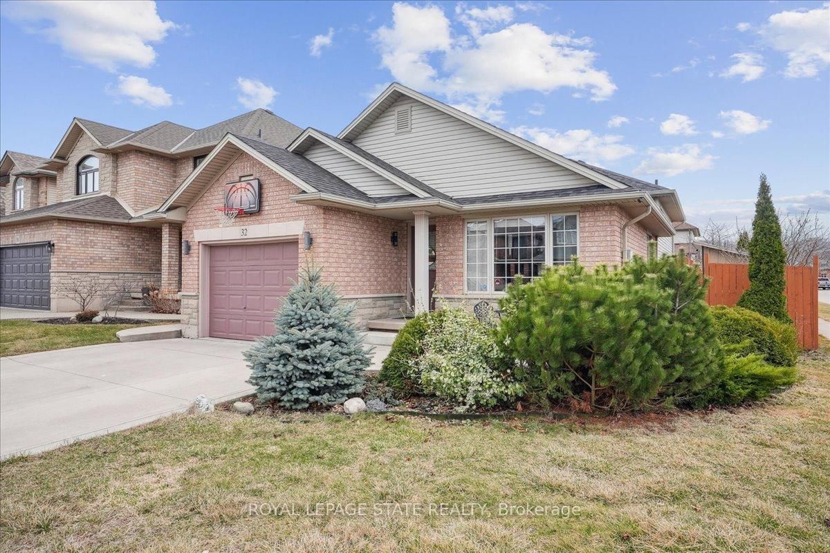 32 Sonoma Lane • Hamilton, ON photo 11