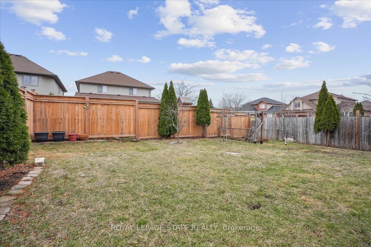 32 Sonoma Lane • Hamilton, ON photo 37