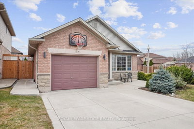 32 Sonoma Lane • Hamilton, ON photo 9