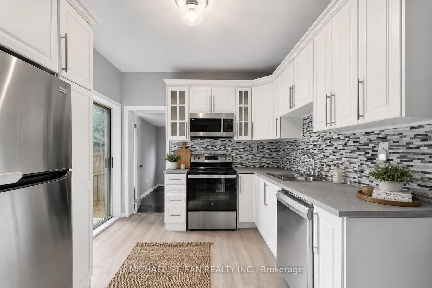 62 Cedar Avenue • Hamilton, ON photo 8