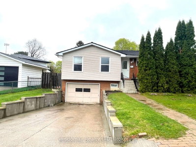 Detached House for sale at 7 GREENMEADOW Court, St. Catharines, Ontario, L2P 1X7 - Fairview - MLS: X13713740