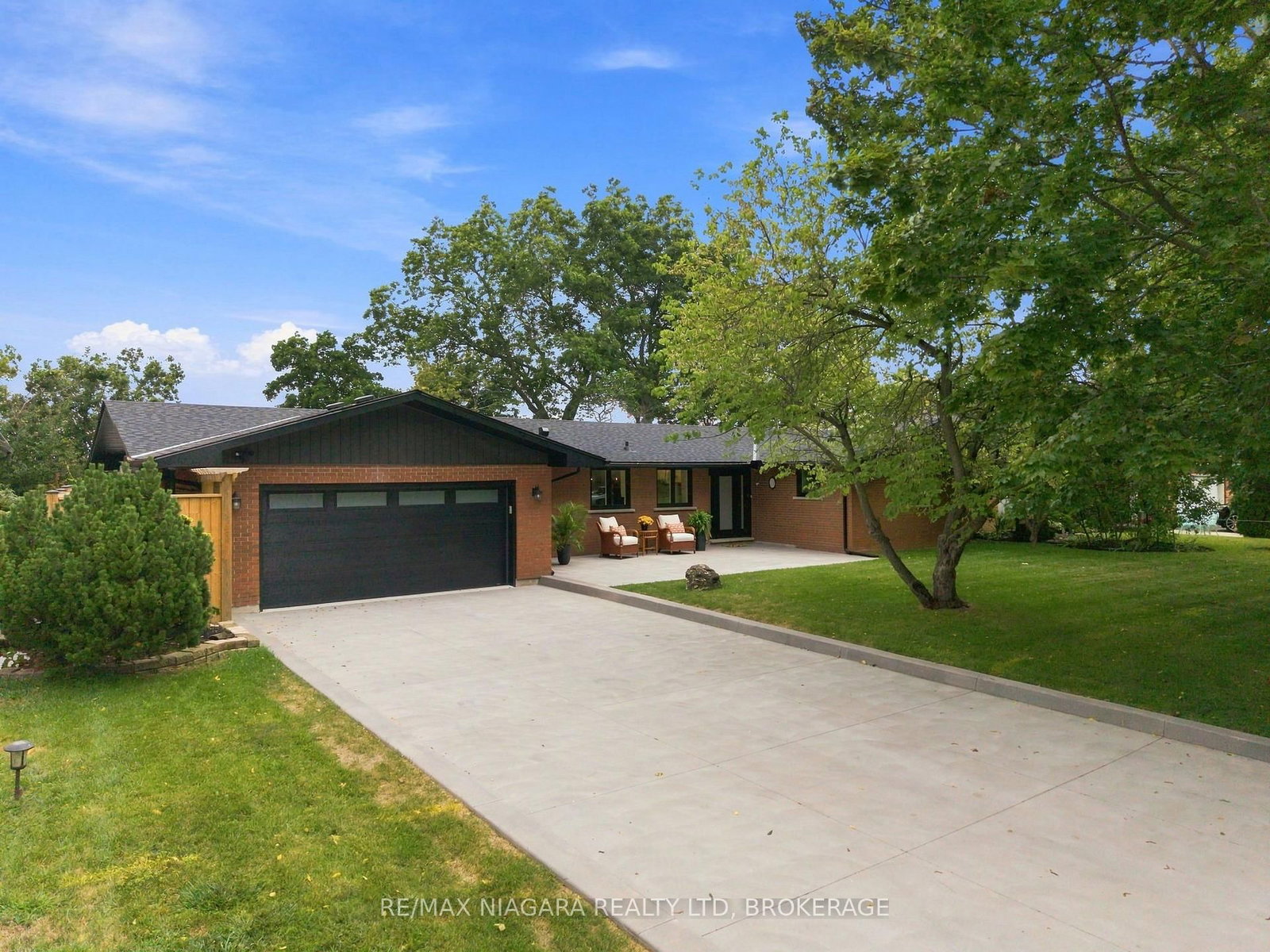 38 Royal Henley Boulevard • St. Catharines, ON photo 1