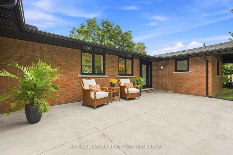 38 Royal Henley Boulevard