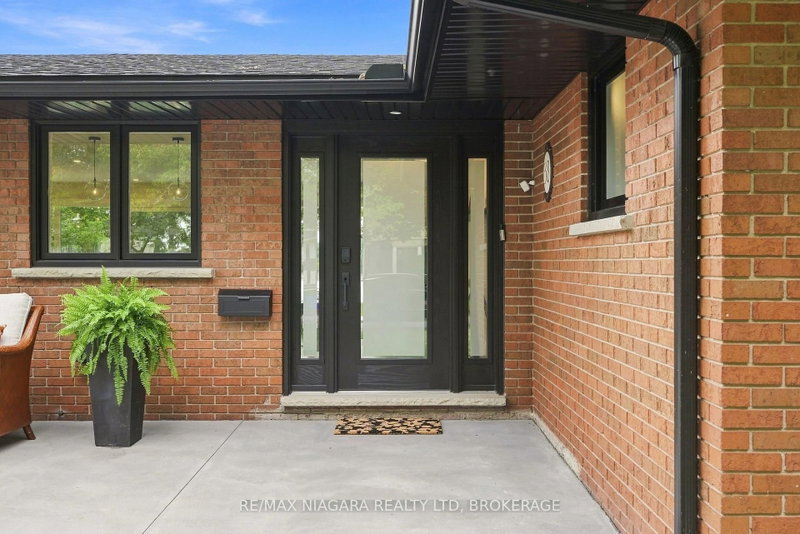 38 Royal Henley Boulevard