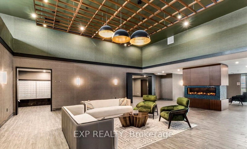 405 - 450 Dundas Street E