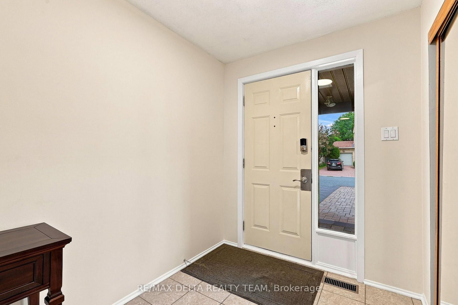 30 Homestead Street • Nepean, ON photo 4