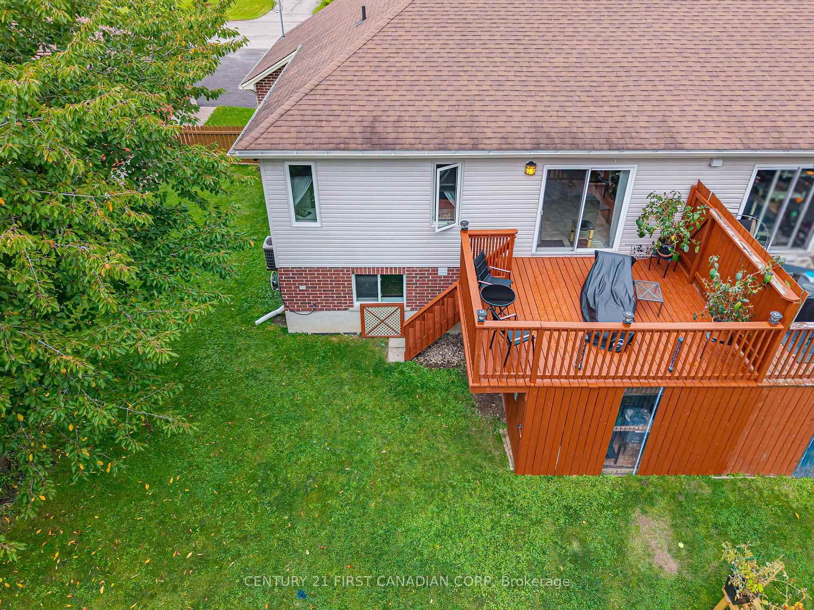 34 Brock Street • St. Thomas, ON photo 49