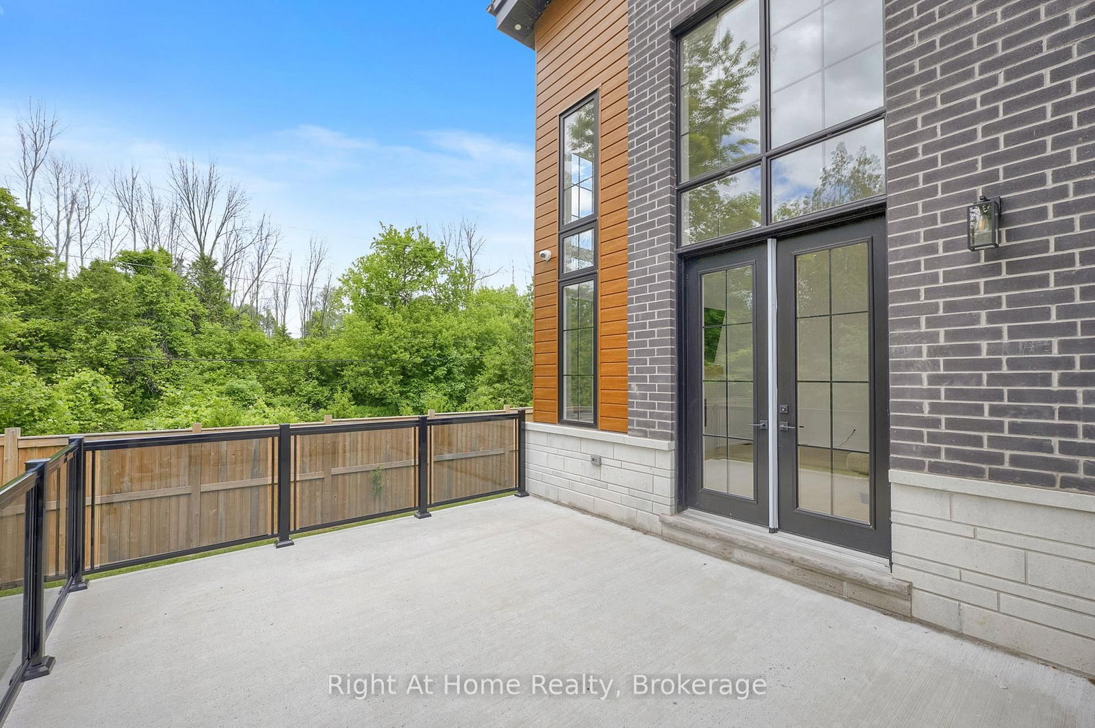 213 Suzanne Mess Boulevard • Cobourg, ON photo 37