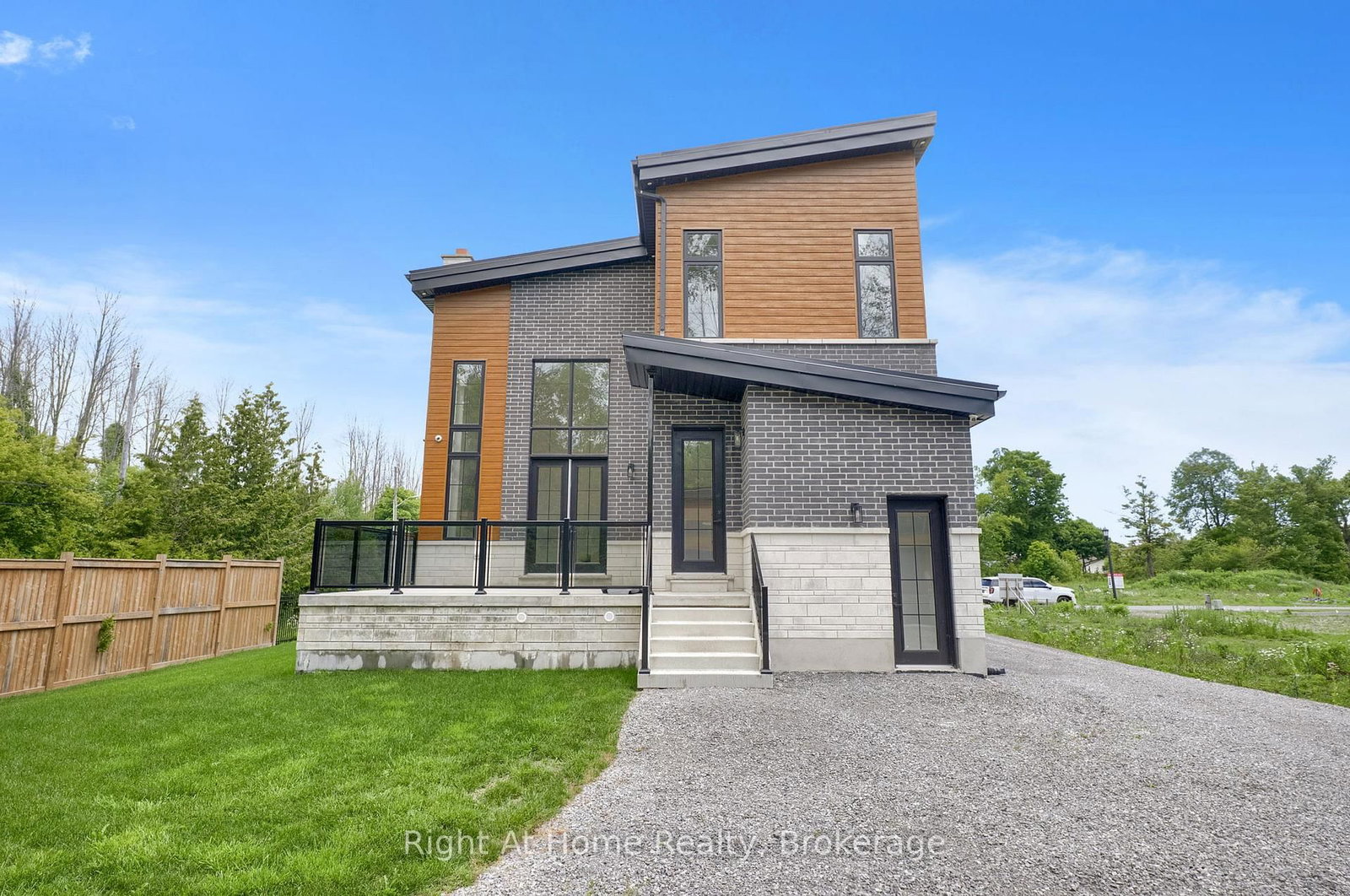 213 Suzanne Mess Boulevard • Cobourg, ON photo 38