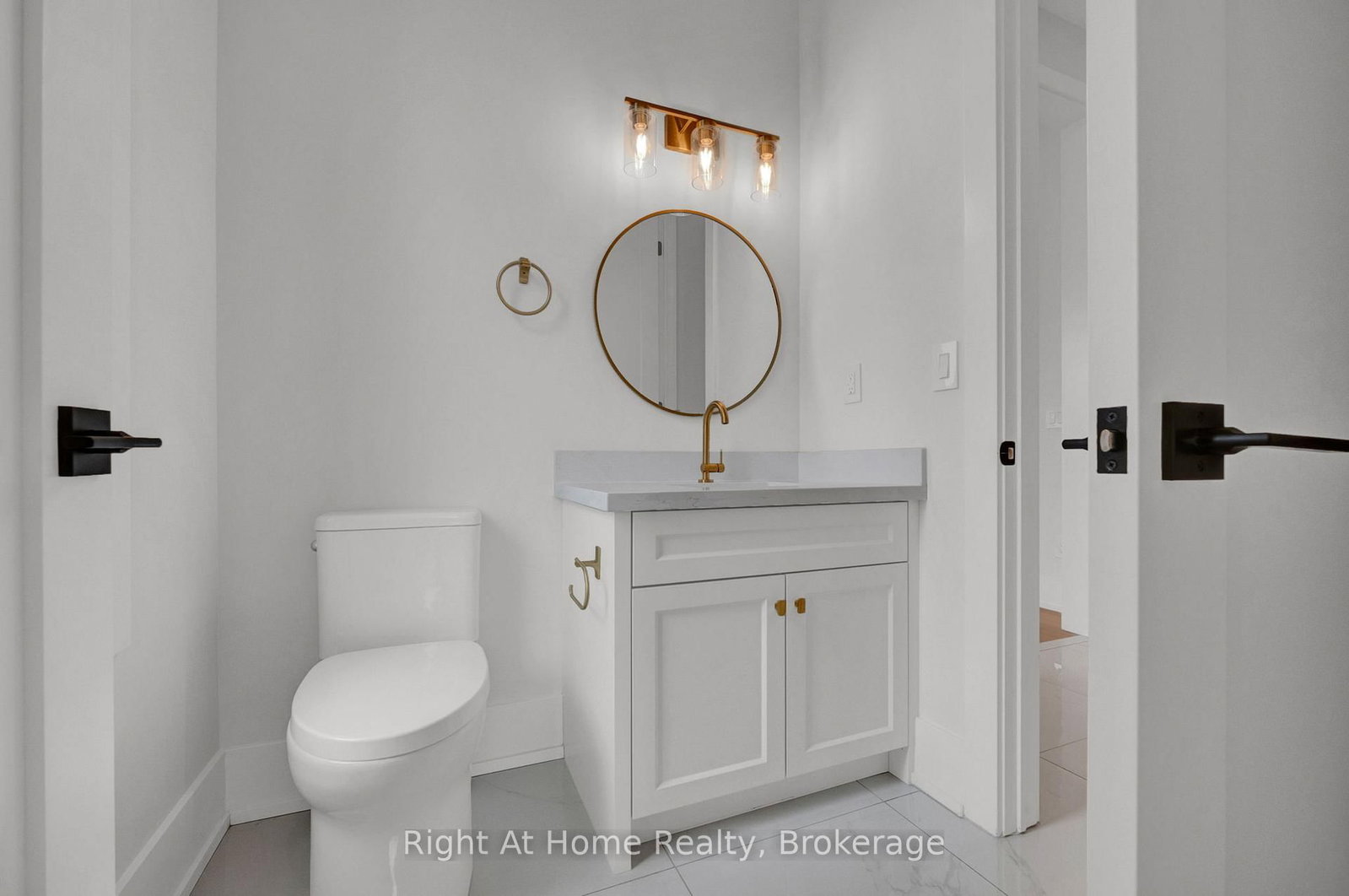 213 Suzanne Mess Boulevard • Cobourg, ON photo 8