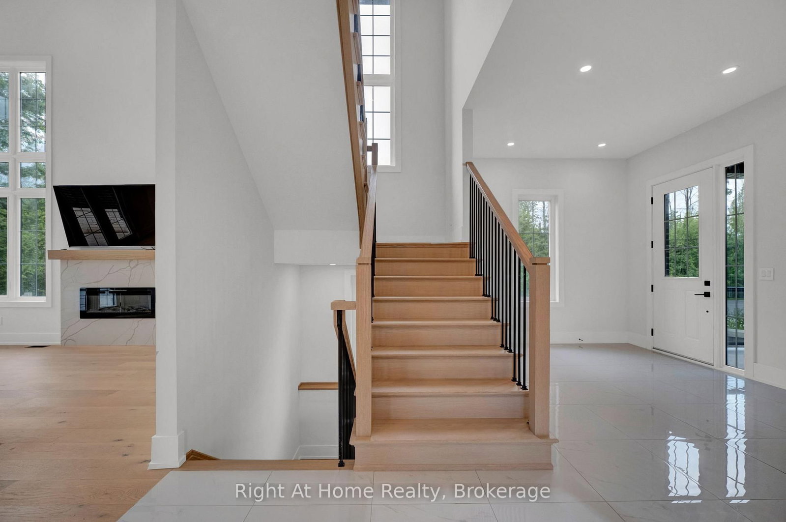 213 Suzanne Mess Boulevard • Cobourg, ON photo 9
