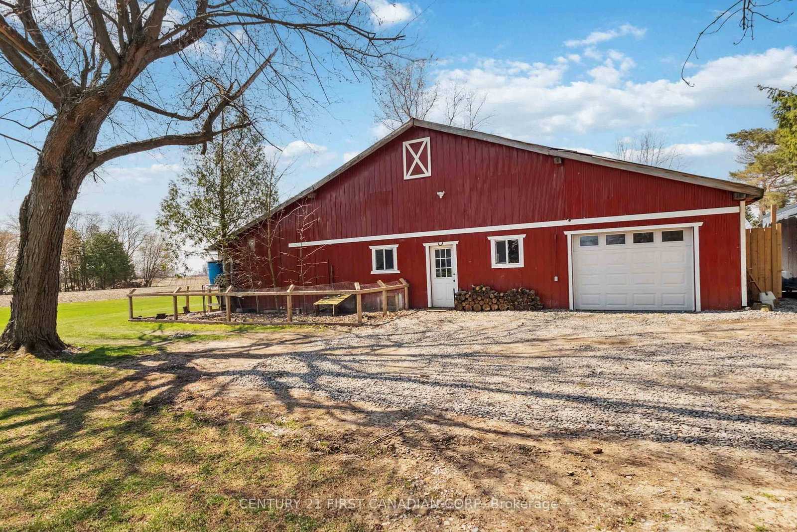 20883 REBECCA Road • Thames Centre, ON photo 31